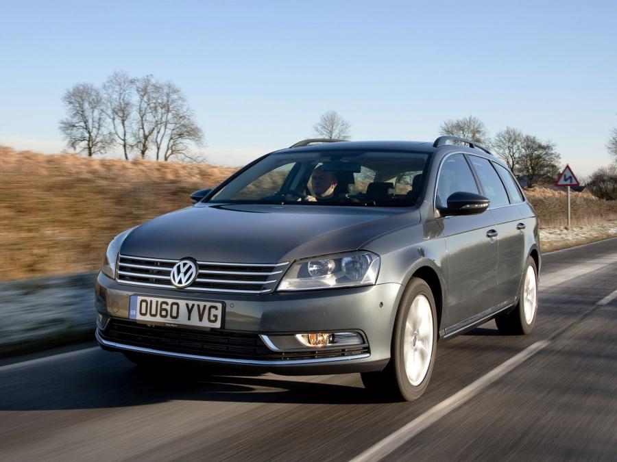 Volkswagen Passat Variant 2010 года  (UK) (фото 11 из 16)